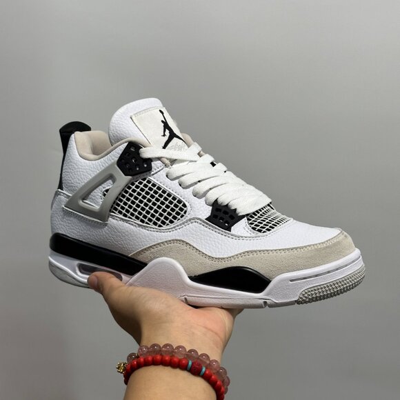 Air Jordan 4 Retro "Military Black" - Picture 1 of 9
